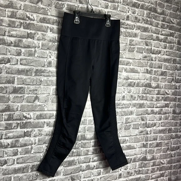 Fabletics‎ - Picture 2 of 7